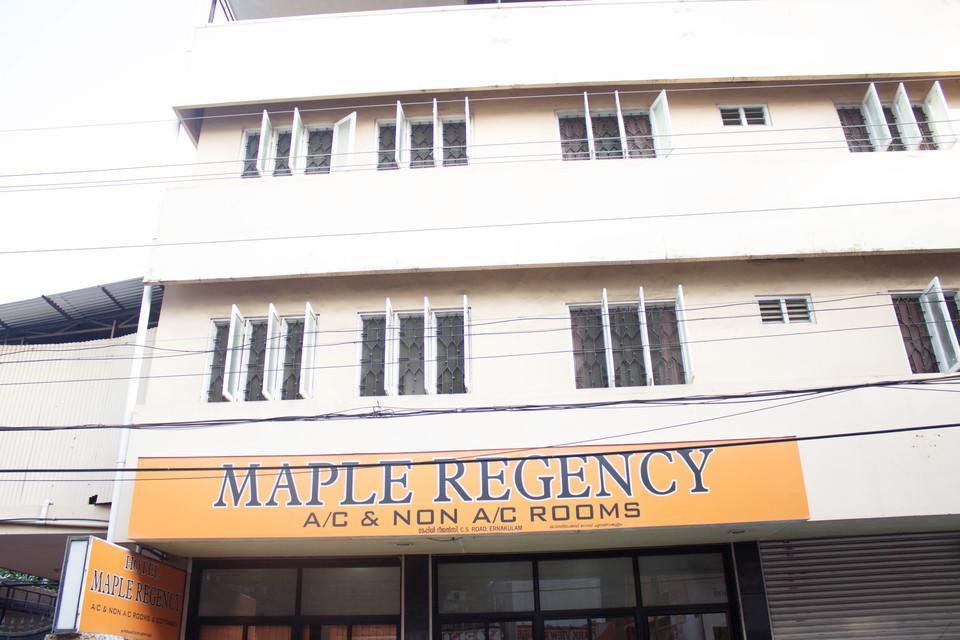 Hotel Maple Regency Kochi Esterno foto