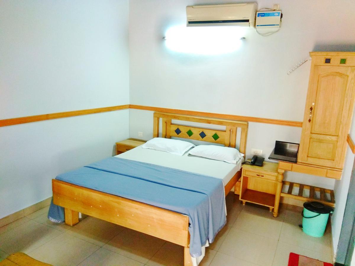 Hotel Maple Regency Kochi Esterno foto